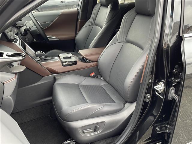 ハリアー Ｚ　レザーパッケージ　ワンオーナー　パノラミックビューモニター　ＪＢＬプレミアムサウンド　寒冷地仕様　モデリスタフルエアロ　メーカーナビ　フルセグＴＶ　Ｂｌｕｅｔｏｏｔｈ　ラジオ　ＵＳＢ　Ｍｉｒａｃａ（22枚目）