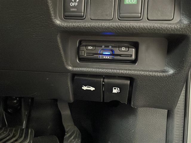 エクストレイル ２０Ｘ　社外ナビ　ＣＮ－Ｒ３００ＷＤ　フルセグテレビ　ＣＤ　ＤＶＤ　ＳＤ　ＢＴ　ＵＳＢ　ラジオ　前席シートヒーター　４ＷＤｌｏｃｋ切替機能　ヒルディセントコントロール　アイドリングストップ（17枚目）