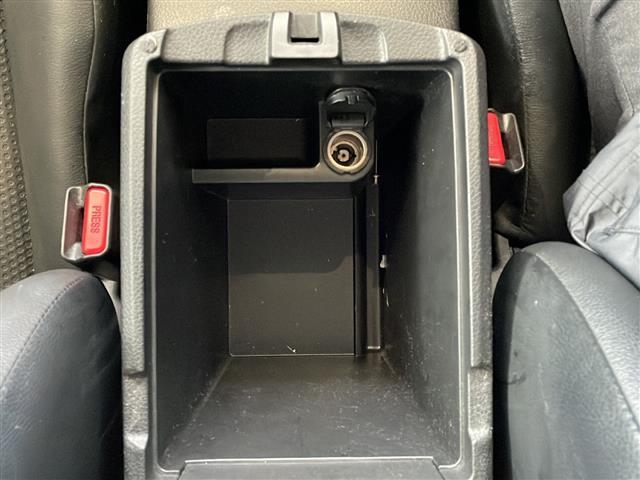 エクストレイル ２０Ｘ　社外ナビ　ＣＮ－Ｒ３００ＷＤ　フルセグテレビ　ＣＤ　ＤＶＤ　ＳＤ　ＢＴ　ＵＳＢ　ラジオ　前席シートヒーター　４ＷＤｌｏｃｋ切替機能　ヒルディセントコントロール　アイドリングストップ（25枚目）