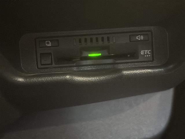 ハイエースバン スーパーGL 50TH アニバーサリーリミテッド 4WD☆ディーゼルターボ 衝突軽減装置 純正ナビTV/CD/DVD/ラジオ/Bluetooth バックカメラ ワンオーナー 両側パワースライドドア オートエアコン 横滑り防止(5枚目)