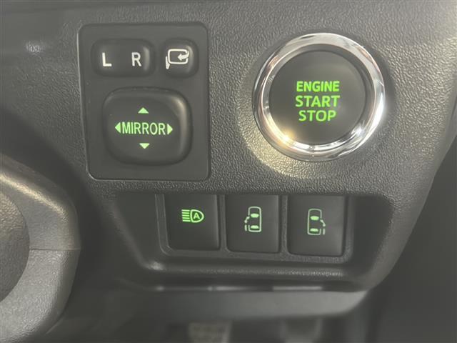 ハイエースバン スーパーGL 50TH アニバーサリーリミテッド 4WD☆ディーゼルターボ 衝突軽減装置 純正ナビTV/CD/DVD/ラジオ/Bluetooth バックカメラ ワンオーナー 両側パワースライドドア オートエアコン 横滑り防止(6枚目)