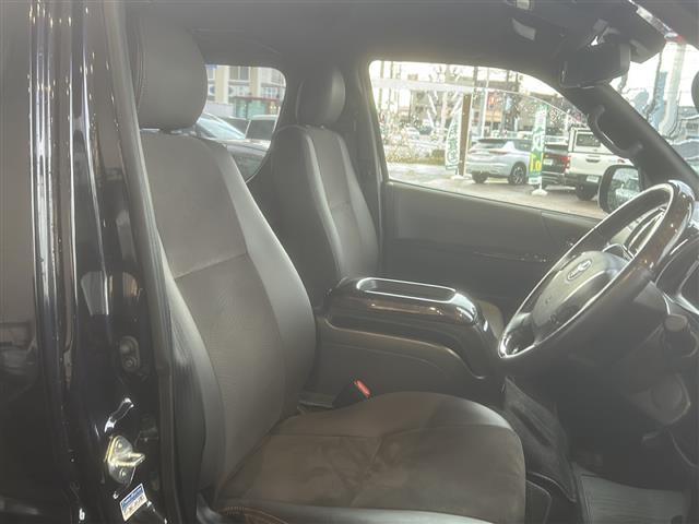 ハイエースバン スーパーGL 50TH アニバーサリーリミテッド 4WD☆ディーゼルターボ 衝突軽減装置 純正ナビTV/CD/DVD/ラジオ/Bluetooth バックカメラ ワンオーナー 両側パワースライドドア オートエアコン 横滑り防止(22枚目)