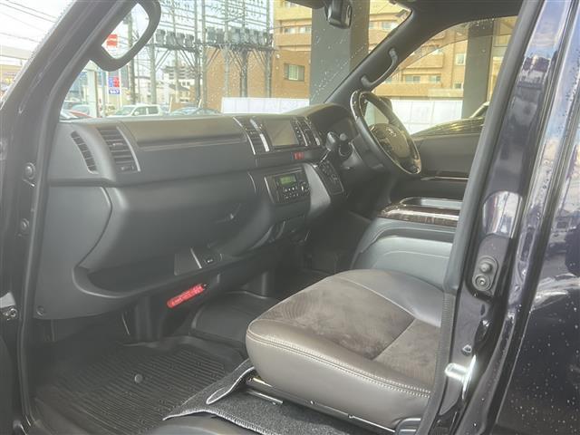 ハイエースバン スーパーGL 50TH アニバーサリーリミテッド 4WD☆ディーゼルターボ 衝突軽減装置 純正ナビTV/CD/DVD/ラジオ/Bluetooth バックカメラ ワンオーナー 両側パワースライドドア オートエアコン 横滑り防止(24枚目)