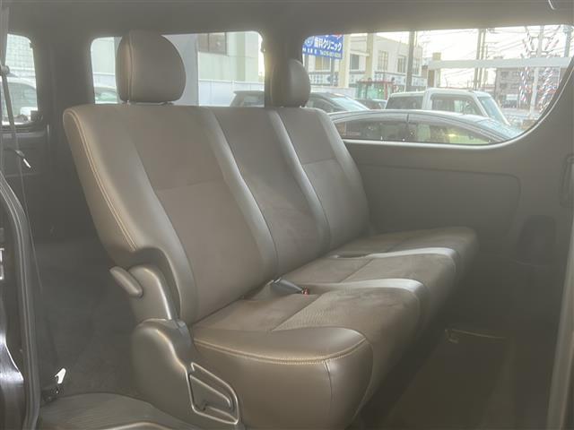 ハイエースバン スーパーGL 50TH アニバーサリーリミテッド 4WD☆ディーゼルターボ 衝突軽減装置 純正ナビTV/CD/DVD/ラジオ/Bluetooth バックカメラ ワンオーナー 両側パワースライドドア オートエアコン 横滑り防止(25枚目)