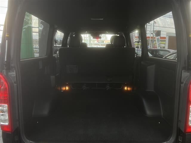 ハイエースバン スーパーGL 50TH アニバーサリーリミテッド 4WD☆ディーゼルターボ 衝突軽減装置 純正ナビTV/CD/DVD/ラジオ/Bluetooth バックカメラ ワンオーナー 両側パワースライドドア オートエアコン 横滑り防止(26枚目)