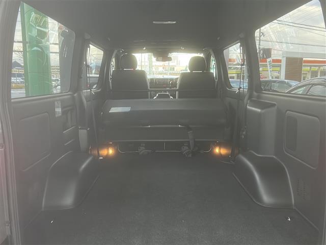 ハイエースバン スーパーGL 50TH アニバーサリーリミテッド 4WD☆ディーゼルターボ 衝突軽減装置 純正ナビTV/CD/DVD/ラジオ/Bluetooth バックカメラ ワンオーナー 両側パワースライドドア オートエアコン 横滑り防止(27枚目)