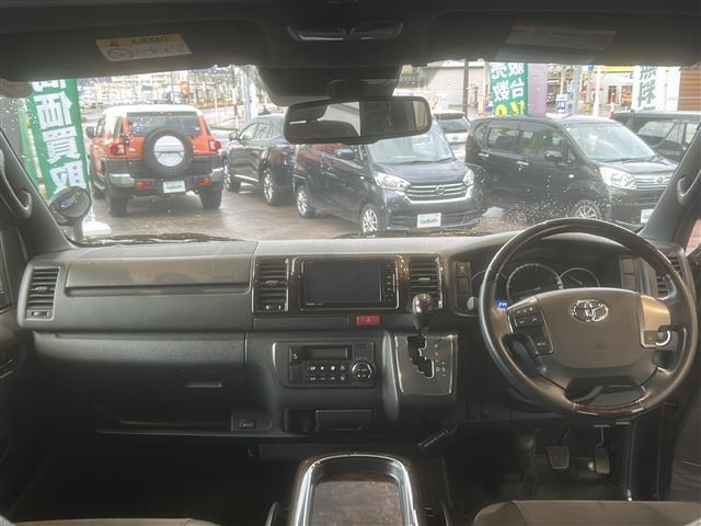 ハイエースバン スーパーGL 50TH アニバーサリーリミテッド 4WD☆ディーゼルターボ 衝突軽減装置 純正ナビTV/CD/DVD/ラジオ/Bluetooth バックカメラ ワンオーナー 両側パワースライドドア オートエアコン 横滑り防止(42枚目)