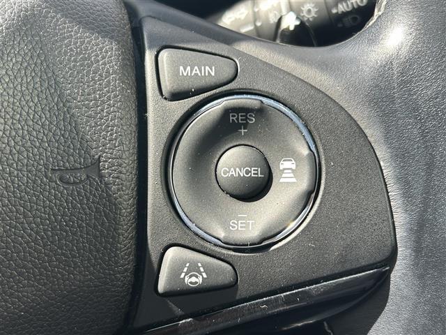 ヴェゼル ハイブリッドＺ・ホンダセンシング　純正メモリナビ　ＣＤ　ＤＶＤ　ＳＤ　ＵＳＢ　ＢＴ　フルセグ　バックカメラ　ビルトインＥＴＣ　ステアリングスイッチ　パドルシフト　前席シートヒーター　前方ドライブレコーダー　ＬＥＤヘッドライト（6枚目）
