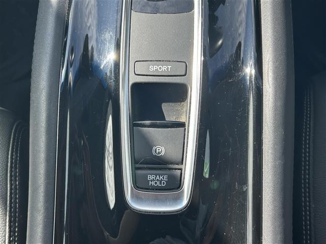 ヴェゼル ハイブリッドＺ・ホンダセンシング　純正メモリナビ　ＣＤ　ＤＶＤ　ＳＤ　ＵＳＢ　ＢＴ　フルセグ　バックカメラ　ビルトインＥＴＣ　ステアリングスイッチ　パドルシフト　前席シートヒーター　前方ドライブレコーダー　ＬＥＤヘッドライト（19枚目）