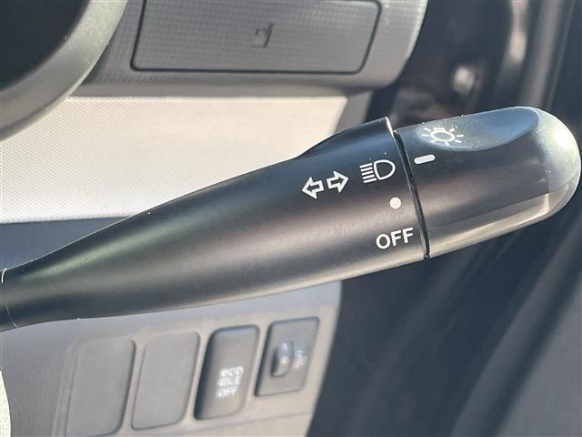 ムーヴコンテ X リミテッド 純正オーディオ CD ラジオ アイドリングストップ オートエアコン ハロゲンライト ヘッドライトレベライザー ドアバイザー 電格ミラー 純正フロアマット 純正ホイールキャップ(8枚目)