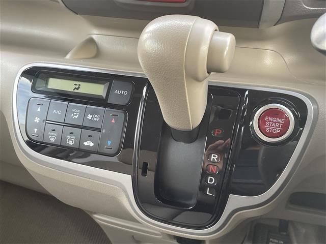 Ｎ－ＢＯＸ Ｇ・Ｌパッケージ　純正ＳＤナビ　ＣＤ　ＤＶＤ　ＳＤ　ＢＴ　フルセグＴＶ　バックカメラ　両側パワースライドドア　ＥＴＣ　ステアリングスイッチ　キセノンライト　フォグライト　ドアバイザー　電格ミラー　純正フロアマット（6枚目）