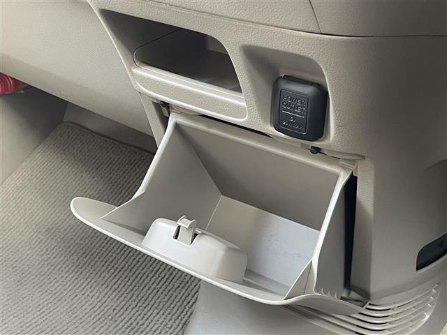 Ｎ－ＢＯＸ Ｇ・Ｌパッケージ　純正ＳＤナビ　ＣＤ　ＤＶＤ　ＳＤ　ＢＴ　フルセグＴＶ　バックカメラ　両側パワースライドドア　ＥＴＣ　ステアリングスイッチ　キセノンライト　フォグライト　ドアバイザー　電格ミラー　純正フロアマット（7枚目）