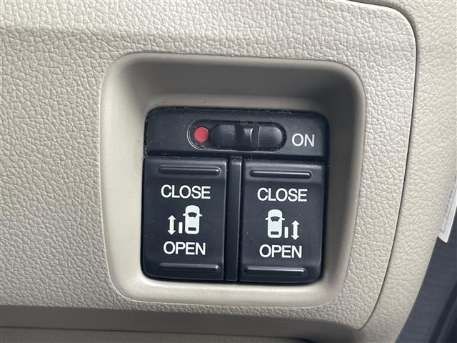 Ｎ－ＢＯＸ Ｇ・Ｌパッケージ　純正ＳＤナビ　ＣＤ　ＤＶＤ　ＳＤ　ＢＴ　フルセグＴＶ　バックカメラ　両側パワースライドドア　ＥＴＣ　ステアリングスイッチ　キセノンライト　フォグライト　ドアバイザー　電格ミラー　純正フロアマット（9枚目）