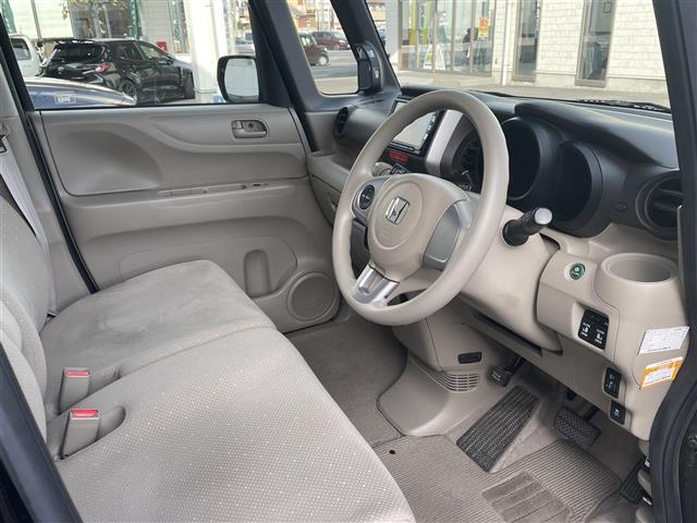 Ｎ－ＢＯＸ Ｇ・Ｌパッケージ　純正ＳＤナビ　ＣＤ　ＤＶＤ　ＳＤ　ＢＴ　フルセグＴＶ　バックカメラ　両側パワースライドドア　ＥＴＣ　ステアリングスイッチ　キセノンライト　フォグライト　ドアバイザー　電格ミラー　純正フロアマット（21枚目）