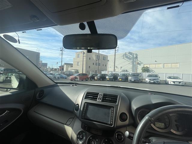 ヴァンガード ２４０Ｓ　純正ＨＤＤナビ　ＣＤ　ＤＶＤ　ラジオ　バックカメラ　ＥＴＣ　ダウンヒルアシスト　クルーズコントロール　キセノンライト　フォグライト　オートライト　プッシュスタート　電格ミラー　純正１７インチＡＷ（14枚目）