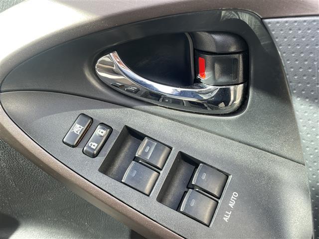 ヴァンガード ２４０Ｓ　純正ＨＤＤナビ　ＣＤ　ＤＶＤ　ラジオ　バックカメラ　ＥＴＣ　ダウンヒルアシスト　クルーズコントロール　キセノンライト　フォグライト　オートライト　プッシュスタート　電格ミラー　純正１７インチＡＷ（22枚目）