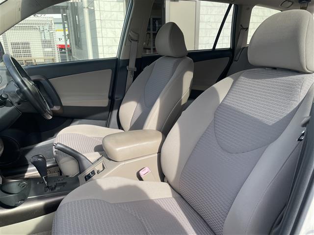 ヴァンガード ２４０Ｓ　純正ＨＤＤナビ　ＣＤ　ＤＶＤ　ラジオ　バックカメラ　ＥＴＣ　ダウンヒルアシスト　クルーズコントロール　キセノンライト　フォグライト　オートライト　プッシュスタート　電格ミラー　純正１７インチＡＷ（28枚目）