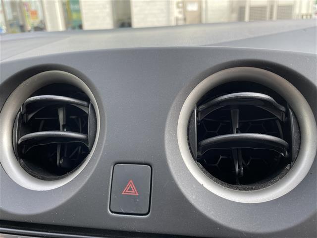 ノート Ｘ　Ｖセレクション＋セーフティ　衝突軽減ブレーキ　レーンキープアシスト　純正ＳＤナビ　ＣＤ　ＳＤ　ラジオ　ワンセグ　バックカメラ　ＥＴＣ　３６０°ドライブレコーダー　アイドリングストップ　ハロゲンライト　電格ミラー（13枚目）