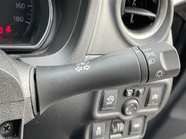 ノート Ｘ　Ｖセレクション＋セーフティ　衝突軽減ブレーキ　レーンキープアシスト　純正ＳＤナビ　ＣＤ　ＳＤ　ラジオ　ワンセグ　バックカメラ　ＥＴＣ　３６０°ドライブレコーダー　アイドリングストップ　ハロゲンライト　電格ミラー（18枚目）