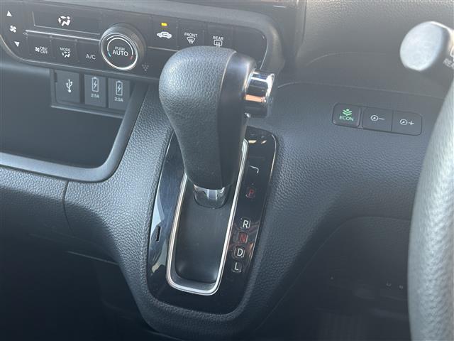 Ｎ－ＢＯＸカスタム Ｇ・Ｌホンダセンシング　純正ＳＤナビ　ＣＤ　ＤＶＤ　ＳＤ　ＵＳＢ　ＢＴ　フルセグＴＶ　バックカメラ　片側パワースライドドア　ビルトインＥＴＣ　純正前方ドライブレコーダー　ＬＥＤヘッドライト　フォグライト　純正１４インチＡＷ（8枚目）