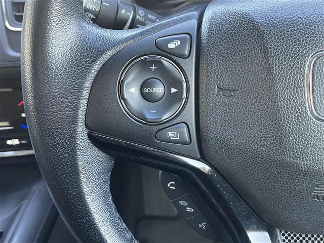 ヴェゼル Ｘ・ホンダセンシング　純正インターナビ　ＣＤ　ＤＶＤ　ＨＤＭＩ　ＢＴ　ＵＳＢ　ワンセグＴＶ　バックカメラ　ビルトインＥＴＣ　ステアリングスイッチ　アイドリングストップ　ＬＥＤヘッドライト　フォグライト　純正１６インチＡＷ（13枚目）