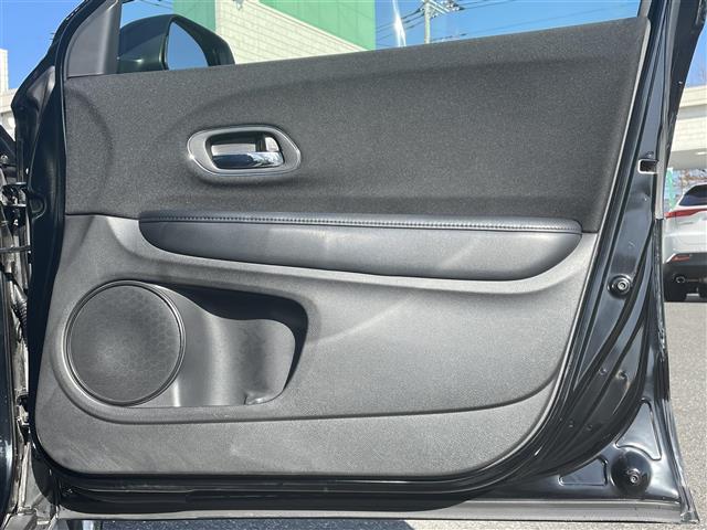 ヴェゼル Ｘ・ホンダセンシング　純正インターナビ　ＣＤ　ＤＶＤ　ＨＤＭＩ　ＢＴ　ＵＳＢ　ワンセグＴＶ　バックカメラ　ビルトインＥＴＣ　ステアリングスイッチ　アイドリングストップ　ＬＥＤヘッドライト　フォグライト　純正１６インチＡＷ（19枚目）