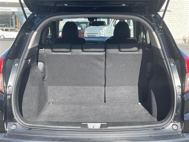 ヴェゼル Ｘ・ホンダセンシング　純正インターナビ　ＣＤ　ＤＶＤ　ＨＤＭＩ　ＢＴ　ＵＳＢ　ワンセグＴＶ　バックカメラ　ビルトインＥＴＣ　ステアリングスイッチ　アイドリングストップ　ＬＥＤヘッドライト　フォグライト　純正１６インチＡＷ（29枚目）