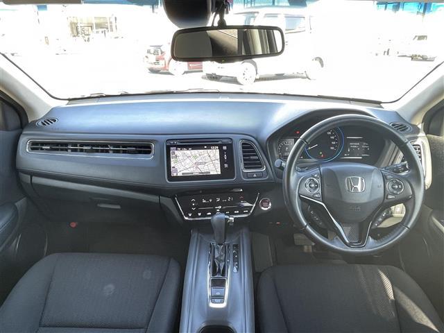 ヴェゼル Ｘ・ホンダセンシング　純正インターナビ　ＣＤ　ＤＶＤ　ＨＤＭＩ　ＢＴ　ＵＳＢ　ワンセグＴＶ　バックカメラ　ビルトインＥＴＣ　ステアリングスイッチ　アイドリングストップ　ＬＥＤヘッドライト　フォグライト　純正１６インチＡＷ（42枚目）