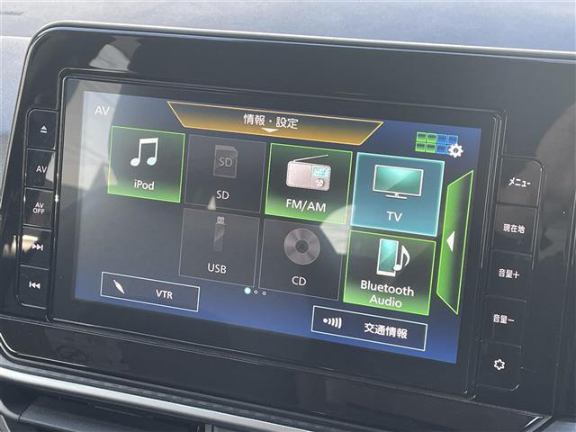 ノート Ｓ　純正ＳＤナビ　ＣＤ　ＳＤ　ＵＳＢ　ＢＴ　フルセグＴＶ　全方位カメラ　デジタルインナーミラー　前後ドライブレコーダー　オートホールド　ステアリングスイッチ　ＬＥＤヘッドライト　フォグライト（4枚目）