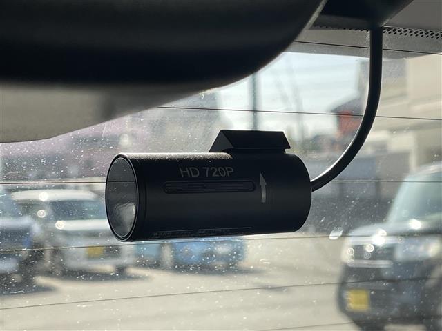 ノート Ｓ　純正ＳＤナビ　ＣＤ　ＳＤ　ＵＳＢ　ＢＴ　フルセグＴＶ　全方位カメラ　デジタルインナーミラー　前後ドライブレコーダー　オートホールド　ステアリングスイッチ　ＬＥＤヘッドライト　フォグライト（7枚目）