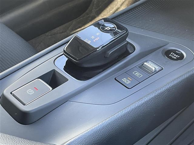 ノート Ｓ　純正ＳＤナビ　ＣＤ　ＳＤ　ＵＳＢ　ＢＴ　フルセグＴＶ　全方位カメラ　デジタルインナーミラー　前後ドライブレコーダー　オートホールド　ステアリングスイッチ　ＬＥＤヘッドライト　フォグライト（10枚目）