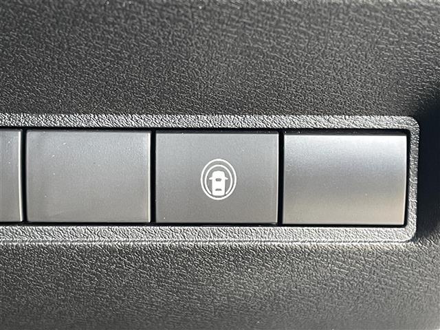 ノート Ｓ　純正ＳＤナビ　ＣＤ　ＳＤ　ＵＳＢ　ＢＴ　フルセグＴＶ　全方位カメラ　デジタルインナーミラー　前後ドライブレコーダー　オートホールド　ステアリングスイッチ　ＬＥＤヘッドライト　フォグライト（13枚目）