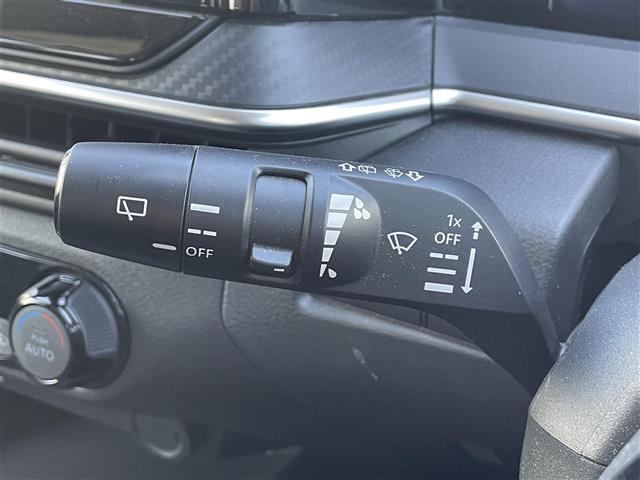 ノート Ｓ　純正ＳＤナビ　ＣＤ　ＳＤ　ＵＳＢ　ＢＴ　フルセグＴＶ　全方位カメラ　デジタルインナーミラー　前後ドライブレコーダー　オートホールド　ステアリングスイッチ　ＬＥＤヘッドライト　フォグライト（18枚目）