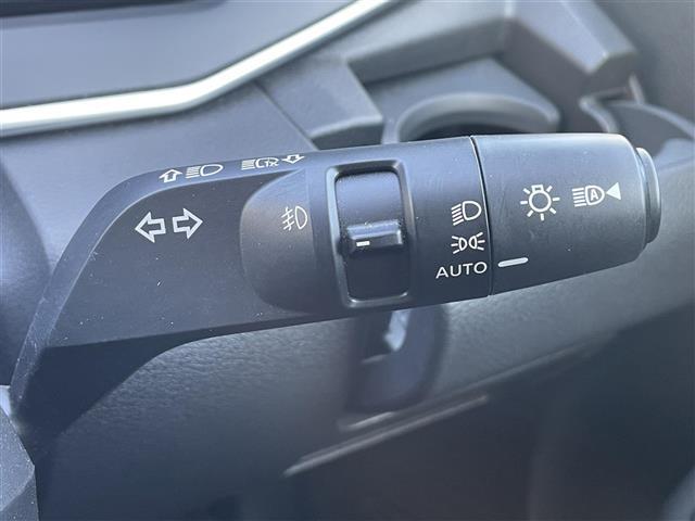 ノート Ｓ　純正ＳＤナビ　ＣＤ　ＳＤ　ＵＳＢ　ＢＴ　フルセグＴＶ　全方位カメラ　デジタルインナーミラー　前後ドライブレコーダー　オートホールド　ステアリングスイッチ　ＬＥＤヘッドライト　フォグライト（19枚目）