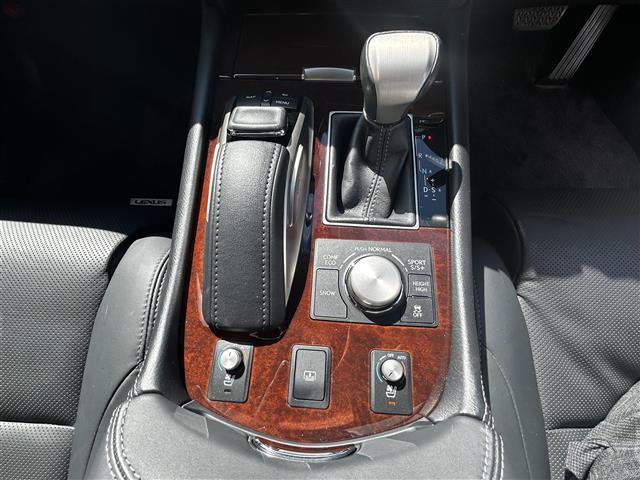 ＬＳ ＬＳ４６０　バージョンＣ　Ｉパッケージ　禁煙車／純正ナビ／サンルーフ／プレミアムサウンド／エアシート／シートヒーター／パワーシート／クルコン／ブラインドスポットモニター／ＥＴＣ２．０／純正１９インチＡＷ／前後クリソナ／ＬＥＤヘッドライト（12枚目）