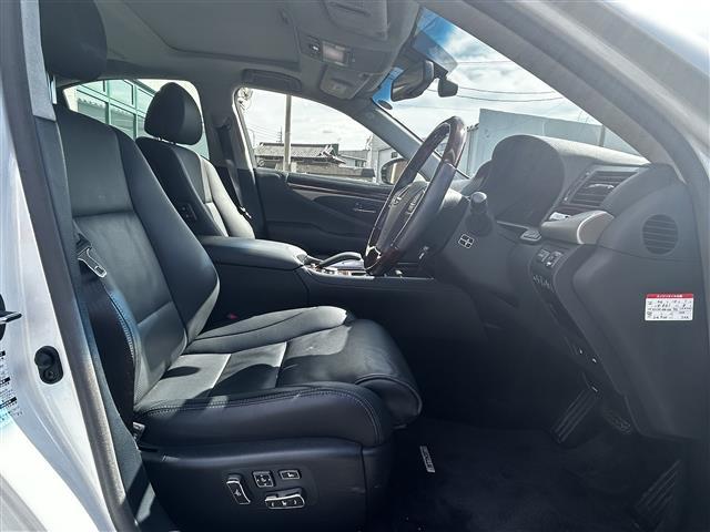 ＬＳ ＬＳ４６０　バージョンＣ　Ｉパッケージ　禁煙車／純正ナビ／サンルーフ／プレミアムサウンド／エアシート／シートヒーター／パワーシート／クルコン／ブラインドスポットモニター／ＥＴＣ２．０／純正１９インチＡＷ／前後クリソナ／ＬＥＤヘッドライト（17枚目）