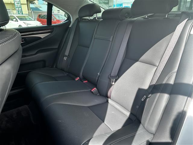 ＬＳ ＬＳ４６０　バージョンＣ　Ｉパッケージ　禁煙車／純正ナビ／サンルーフ／プレミアムサウンド／エアシート／シートヒーター／パワーシート／クルコン／ブラインドスポットモニター／ＥＴＣ２．０／純正１９インチＡＷ／前後クリソナ／ＬＥＤヘッドライト（22枚目）