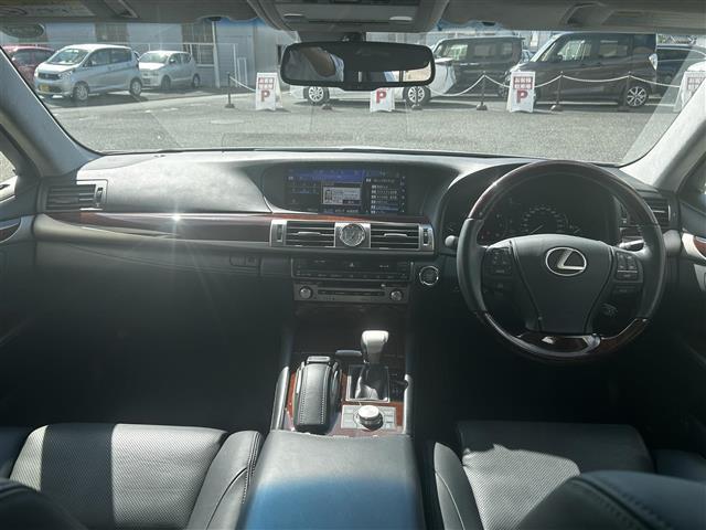 ＬＳ ＬＳ４６０　バージョンＣ　Ｉパッケージ　禁煙車／純正ナビ／サンルーフ／プレミアムサウンド／エアシート／シートヒーター／パワーシート／クルコン／ブラインドスポットモニター／ＥＴＣ２．０／純正１９インチＡＷ／前後クリソナ／ＬＥＤヘッドライト（42枚目）