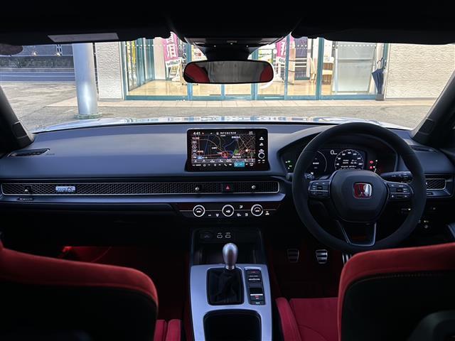 シビック タイプR ワンオーナー/純正9インチSDナビ/バックカメラ/クリアランスソナー前後/ホンダセンシング/衝突軽減ブレーキ/ブラインドスポット/路外逸脱抑制/アダプティブクルーズコントロール/スペアキー×1/保証書(2枚目)