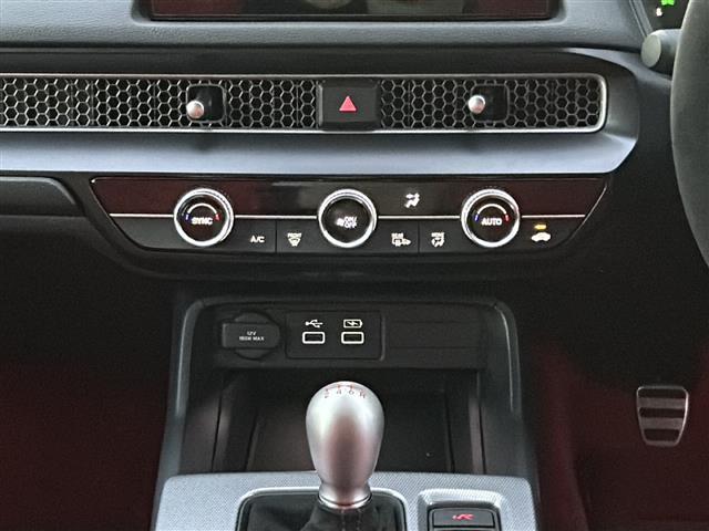 シビック タイプR ワンオーナー/純正9インチSDナビ/バックカメラ/クリアランスソナー前後/ホンダセンシング/衝突軽減ブレーキ/ブラインドスポット/路外逸脱抑制/アダプティブクルーズコントロール/スペアキー×1/保証書(8枚目)