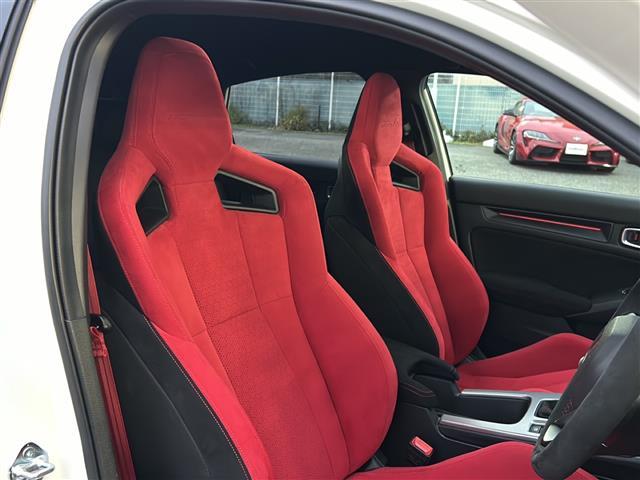 シビック タイプR ワンオーナー/純正9インチSDナビ/バックカメラ/クリアランスソナー前後/ホンダセンシング/衝突軽減ブレーキ/ブラインドスポット/路外逸脱抑制/アダプティブクルーズコントロール/スペアキー×1/保証書(18枚目)