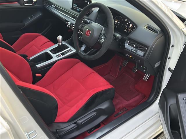 シビック タイプR ワンオーナー/純正9インチSDナビ/バックカメラ/クリアランスソナー前後/ホンダセンシング/衝突軽減ブレーキ/ブラインドスポット/路外逸脱抑制/アダプティブクルーズコントロール/スペアキー×1/保証書(19枚目)