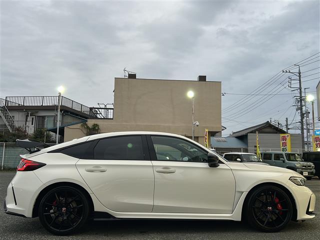 シビック タイプR ワンオーナー/純正9インチSDナビ/バックカメラ/クリアランスソナー前後/ホンダセンシング/衝突軽減ブレーキ/ブラインドスポット/路外逸脱抑制/アダプティブクルーズコントロール/スペアキー×1/保証書(34枚目)