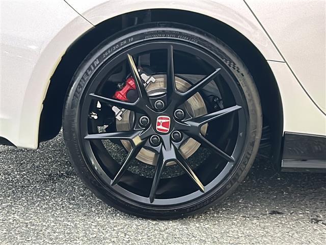 シビック タイプR ワンオーナー/純正9インチSDナビ/バックカメラ/クリアランスソナー前後/ホンダセンシング/衝突軽減ブレーキ/ブラインドスポット/路外逸脱抑制/アダプティブクルーズコントロール/スペアキー×1/保証書(40枚目)