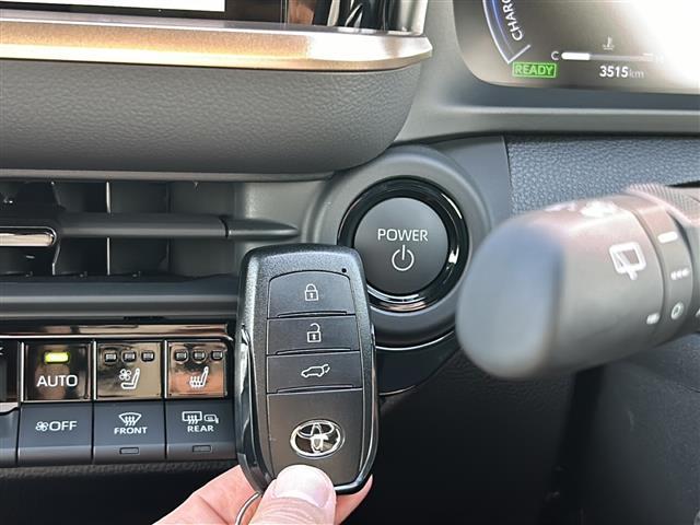 クラウンスポーツ Z ワンオーナー/メーカーオプションナビ/ブラインドスポットモニター/デジタルインナーミラー/フルモデリスタエアロ/メモリーシート/ベンチレーション/AC100W/ステアリングヒーター/置くだけ充電(10枚目)