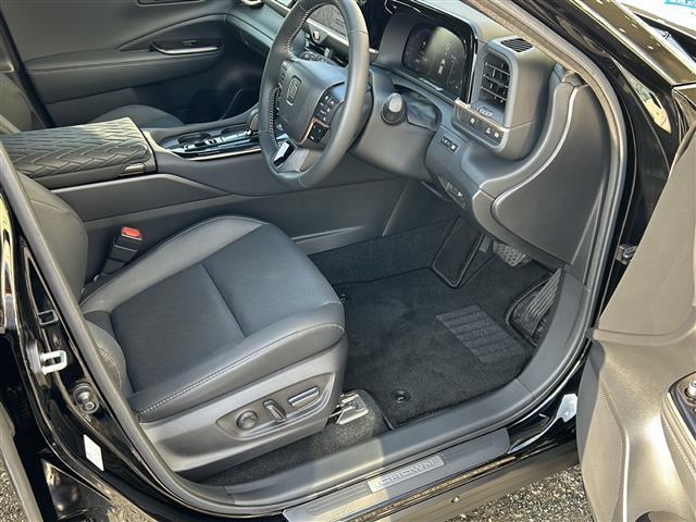 クラウンスポーツ Z ワンオーナー/メーカーオプションナビ/ブラインドスポットモニター/デジタルインナーミラー/フルモデリスタエアロ/メモリーシート/ベンチレーション/AC100W/ステアリングヒーター/置くだけ充電(18枚目)