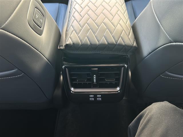 クラウンスポーツ Z ワンオーナー/メーカーオプションナビ/ブラインドスポットモニター/デジタルインナーミラー/フルモデリスタエアロ/メモリーシート/ベンチレーション/AC100W/ステアリングヒーター/置くだけ充電(21枚目)