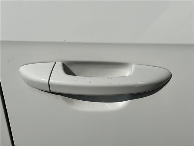 パサートヴァリアント TSIコンフォートラインブルーモーションテクノロジー 純正7インチメモリナビ/バックカメラ/ETC/フルセグTV/クルーズコントロール/アイドリングストップ/オートライト/フォグランプ/電動パーキングブレーキ/オートホールド/スマートキー/スペアキー×1(38枚目)