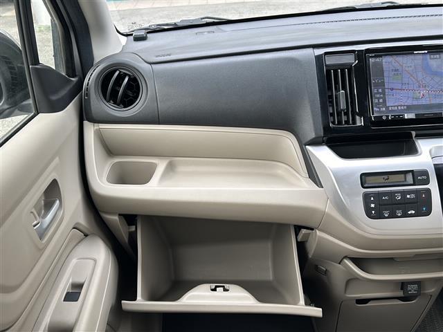 N-WGN C 社外8インチSDナビ/Bluetooth/フルセグTV/バックカメラ/純正フロアマット/純正ドアバイザー/リモコンキー/アイドリングストップ/ハロゲンランプ/ヘッドランプレベライザー(3枚目)