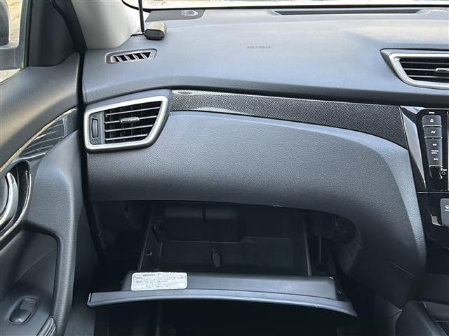 エクストレイル ２０Ｘ　エマージェンシーブレーキパッケージ　禁煙／ワンオナ／純正ナビ／保証書／スペアキー／前席シートヒーター／ビルトインＥＴＣ／前後クリアランスソナー／エマージェンシーブレーキ／レーンキープアシスト／盗難防止装置／横滑り防止装置（3枚目）